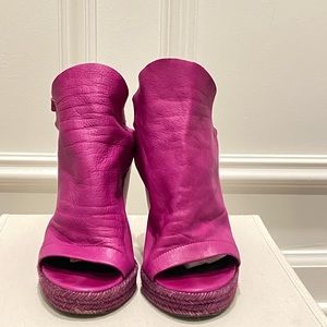 Balenciaga Glove Wedges in Fuschia💓